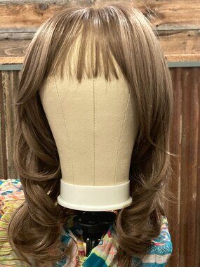 JB Extension Yoshi Light Brown 18" Synthetic Wavy Wig with Bangs NWT!
